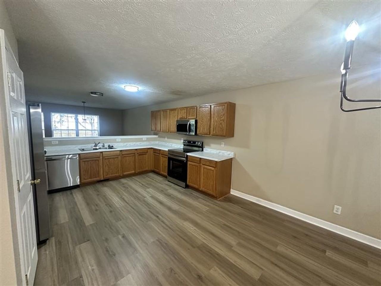 433 Scotts Creek Trl - Photo 3 of 17