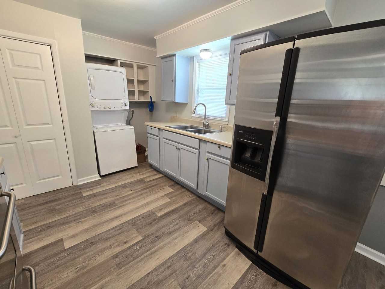 833 Greenway Rd - Photo 5 of 18