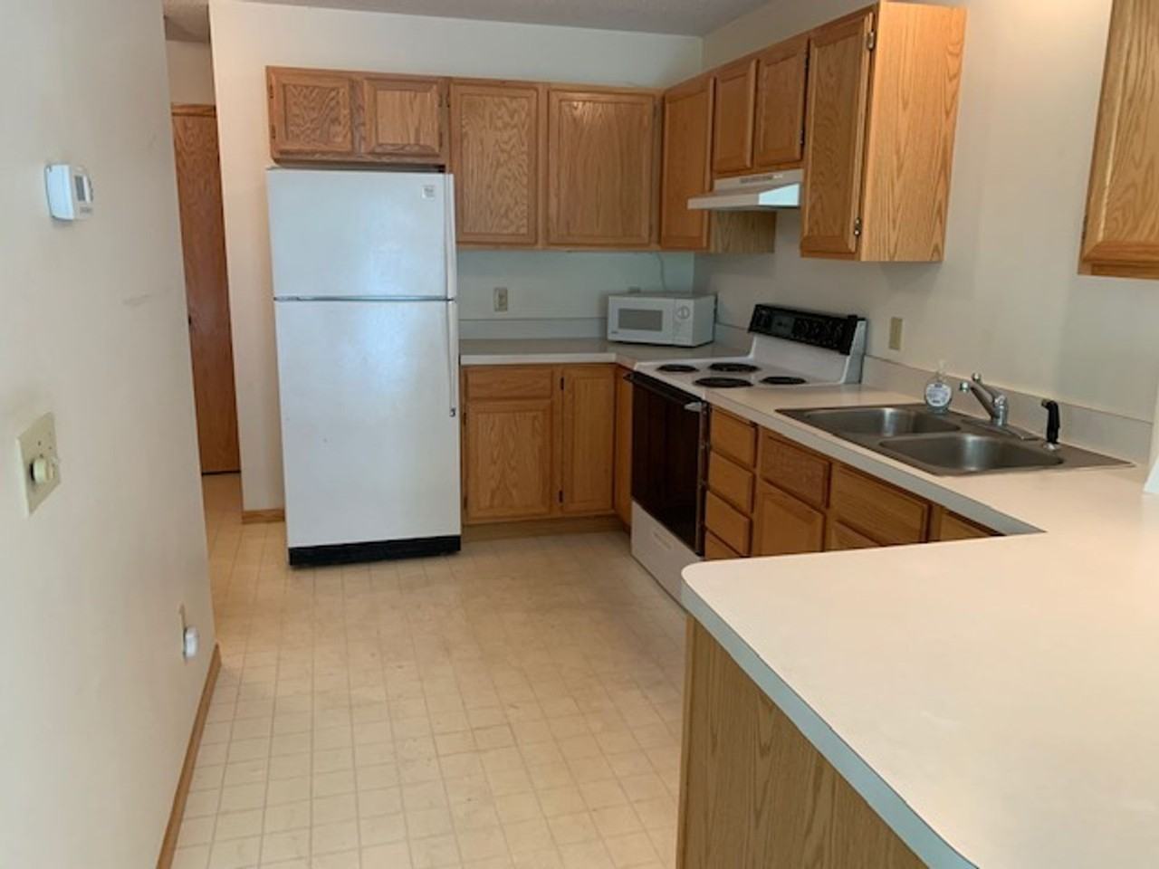 10900 Oregon Ave S - Photo 2 of 10