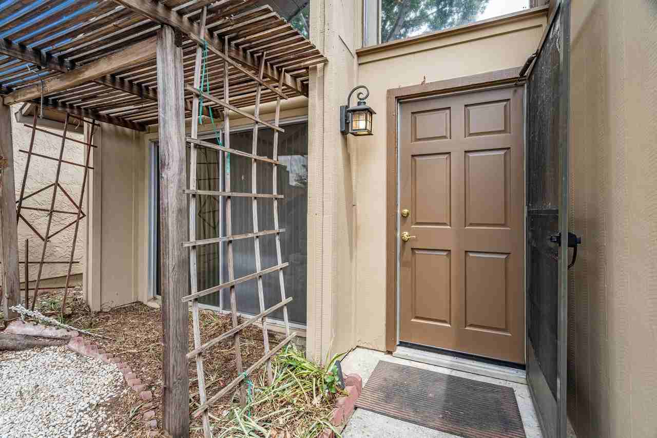 525 Alberta Ave - Photo 2 of 40