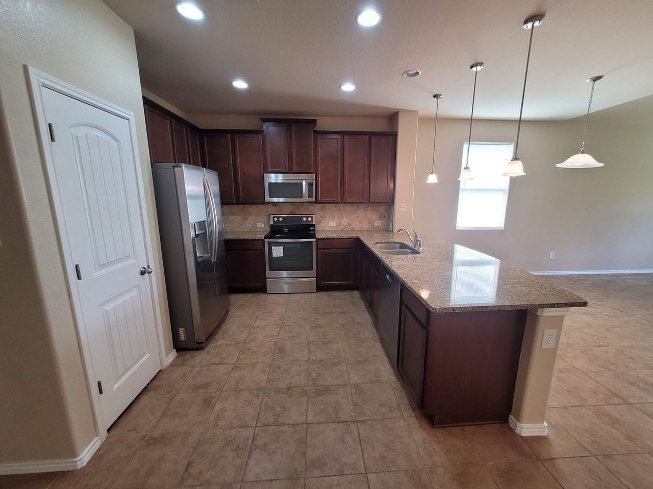 10415 Brisbane Riv - Photo 5 of 26