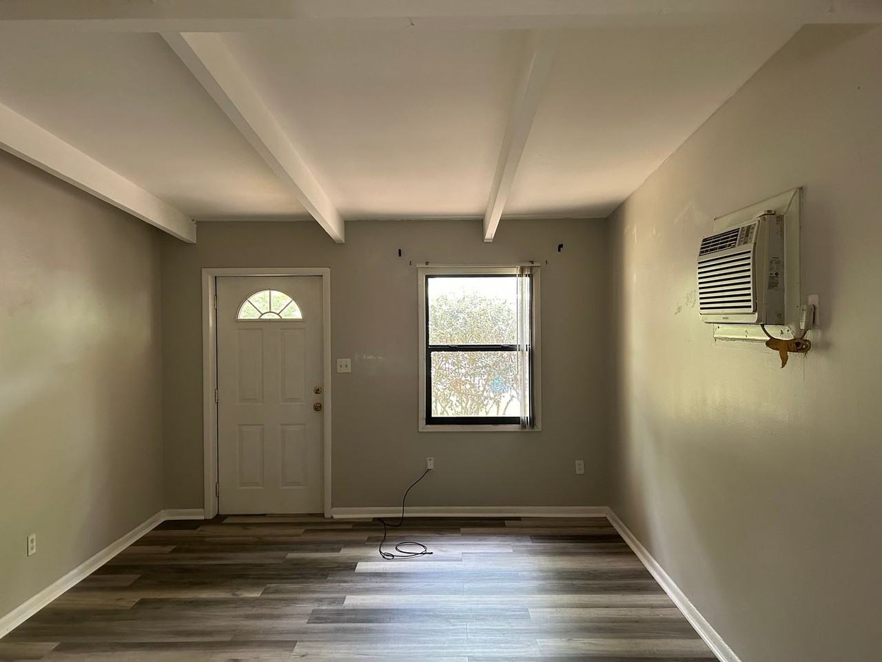 2932 Ne 12th St - Photo 2 of 17