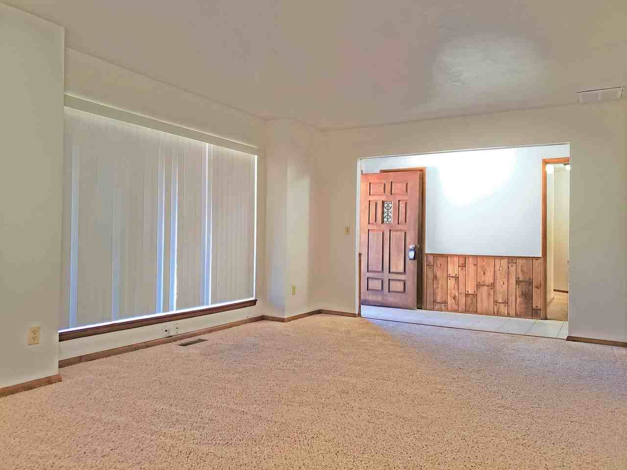 301 S Ranchwood Manor Dr - Photo 2 of 18