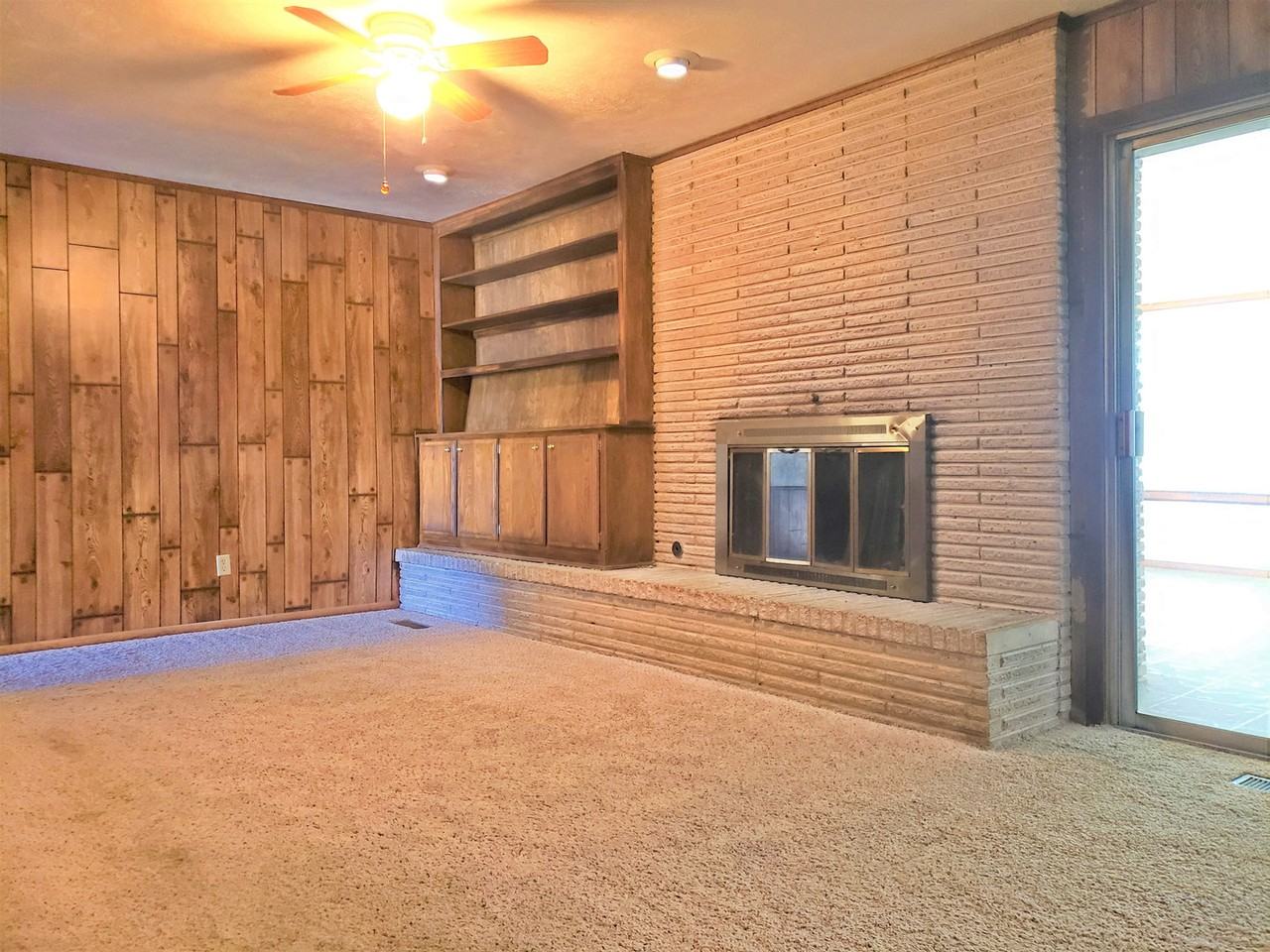 301 S Ranchwood Manor Dr - Photo 3 of 18