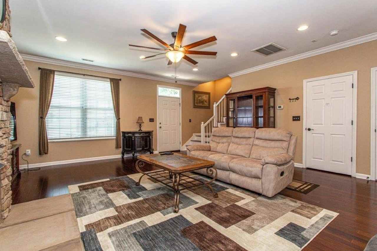 10714 Prince Albert Way - Photo 4 of 21
