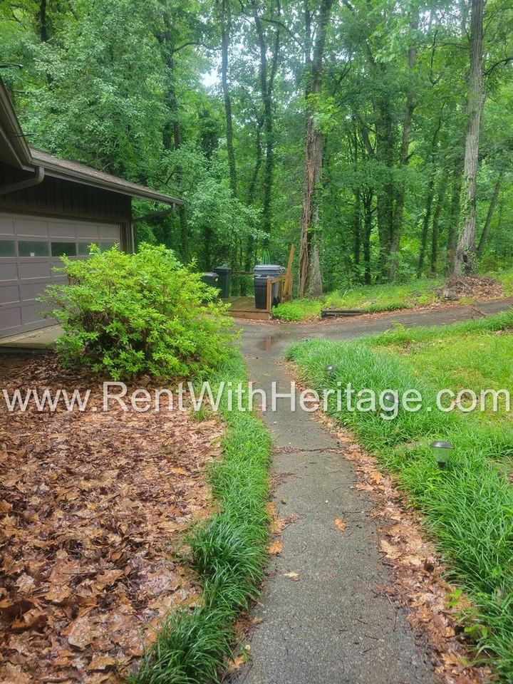 1050 Flamingo Dr - Photo 3 of 50
