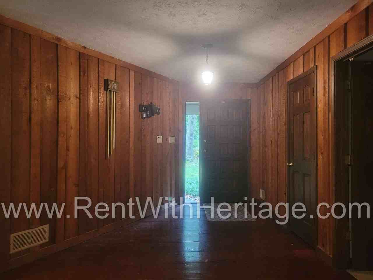 1050 Flamingo Dr - Photo 7 of 50