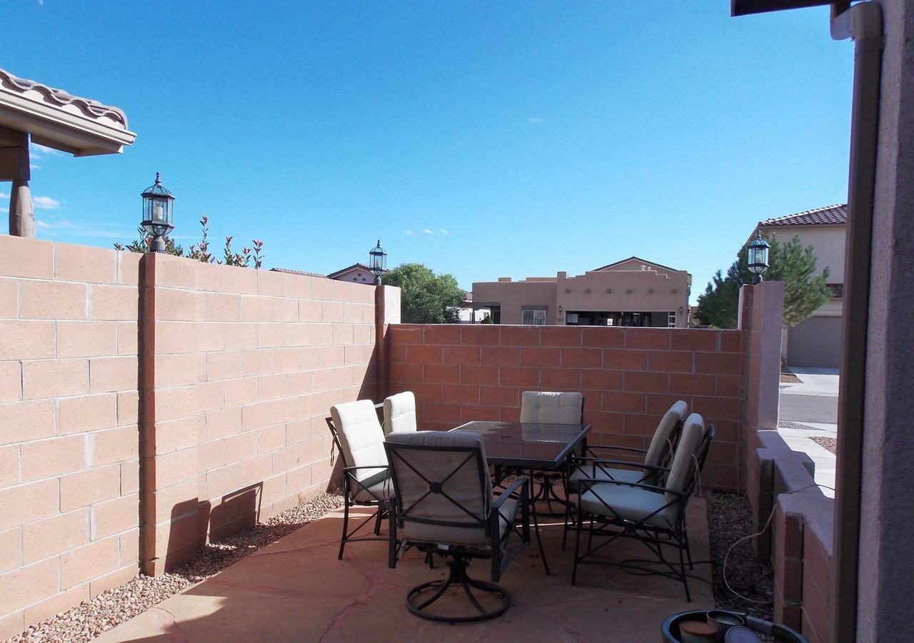 1427 Bridle Wood Rd Ne - Photo 3 of 5