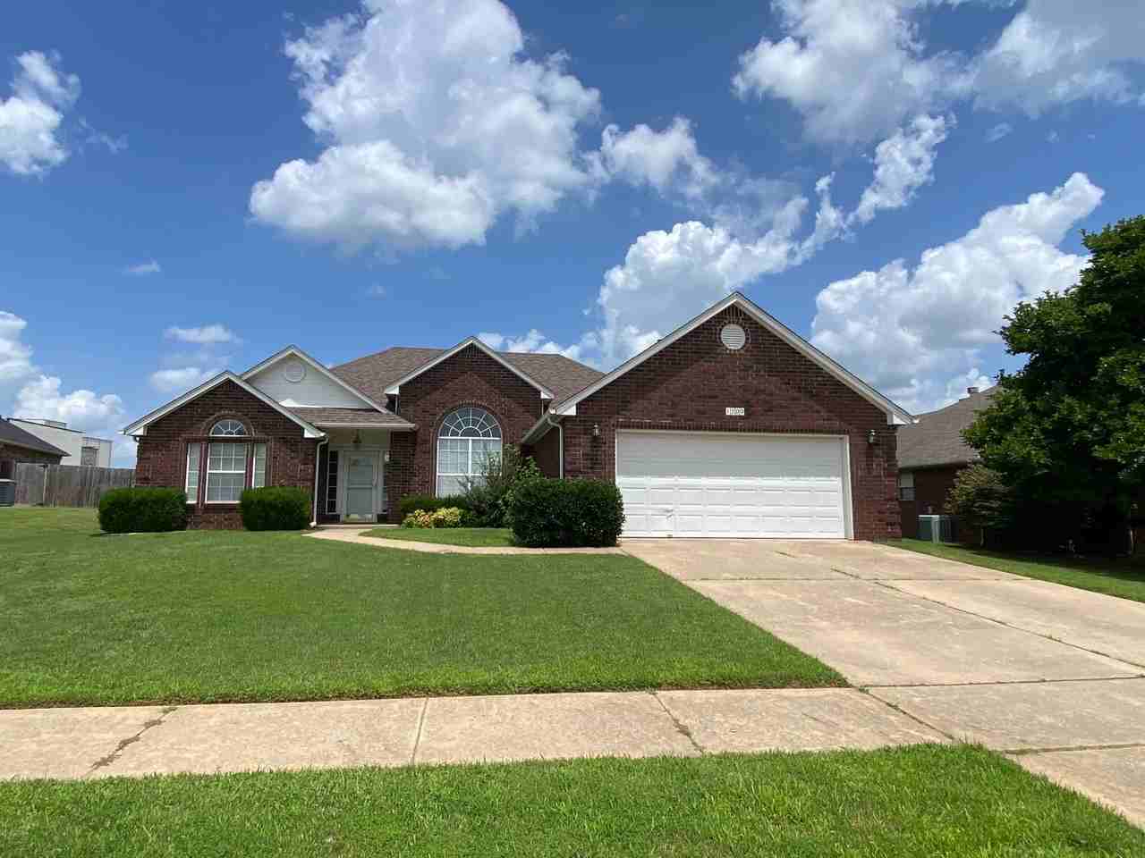 1209 S 36th St - Photo 2 of 28