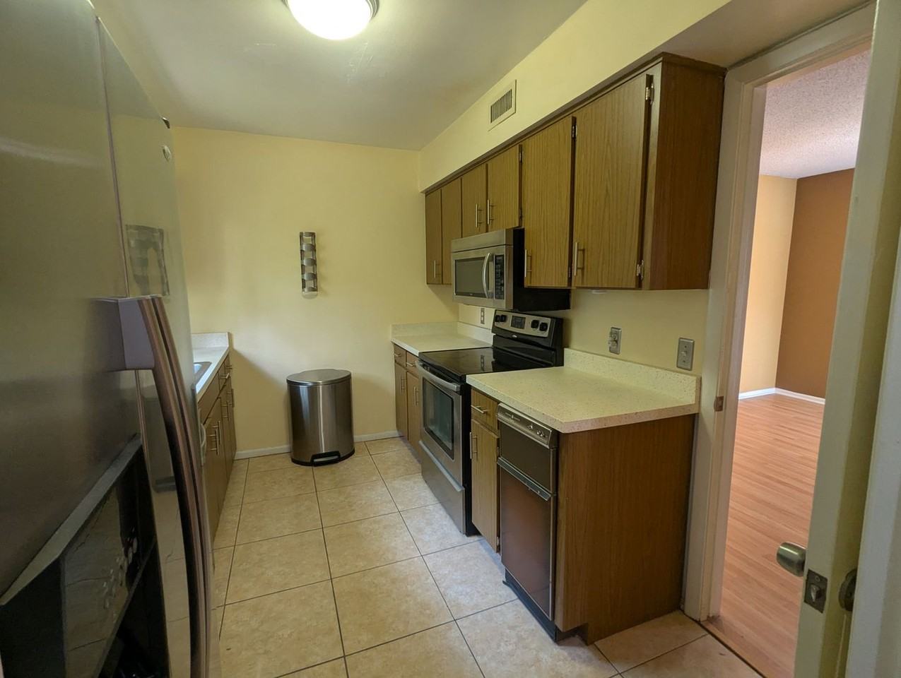 223 Crown Oaks Way - Photo 2 of 28