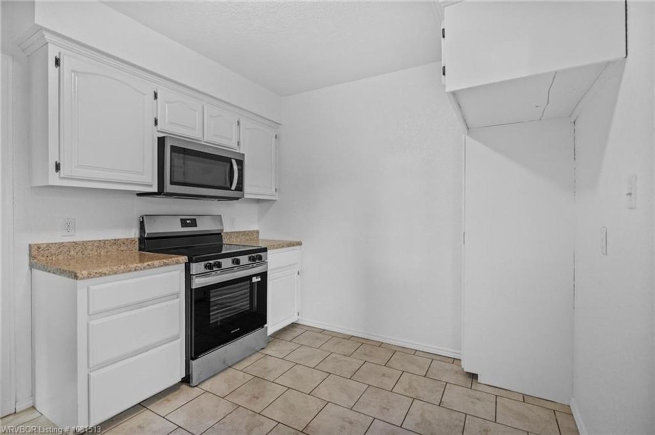 2030 S L St - Photo 5 of 13