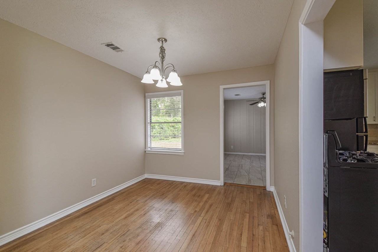 1509 N San Jacinto St - Photo 6 of 23