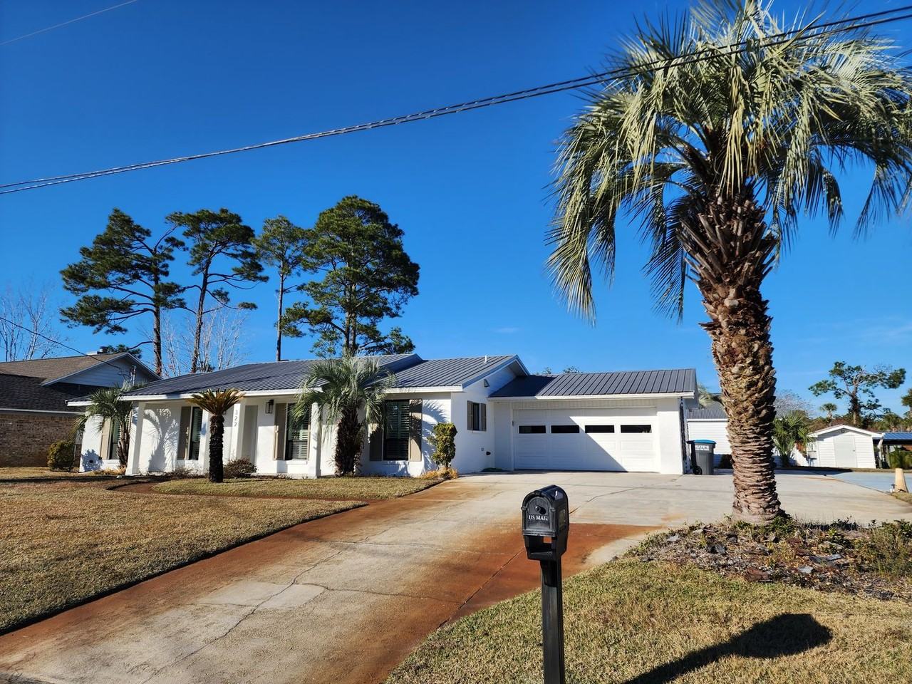 322 Greenwood Cir - Photo 2 of 48