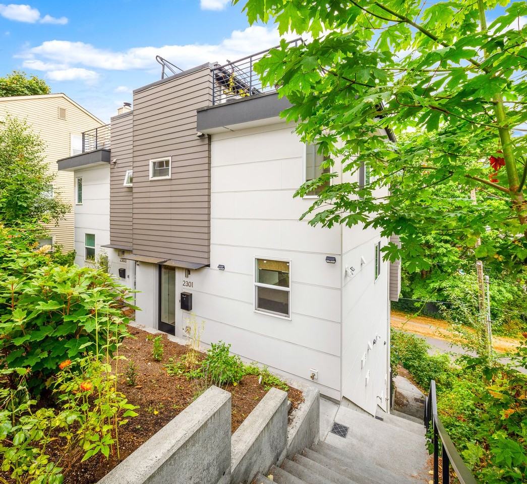 2301 23rd Ave W - Photo 2 of 16