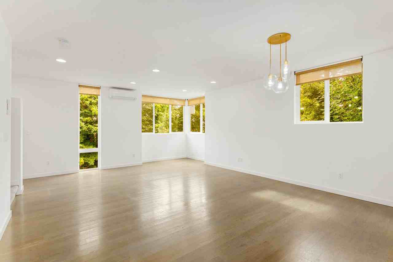 2301 23rd Ave W - Photo 4 of 16