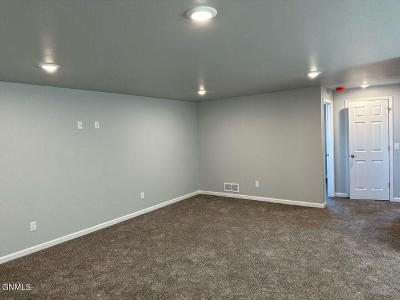 3925 Scorpio Dr - Photo 6 of 14