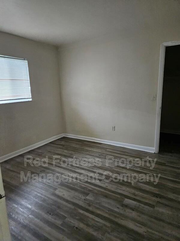 5812 Algiers St - Photo 3 of 6