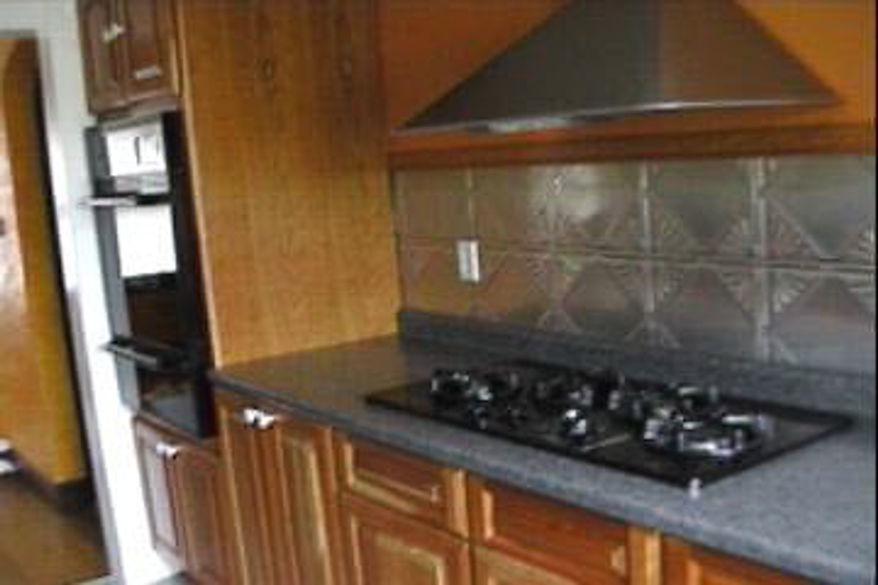 402 S Eagleson Ave - Photo 7 of 11