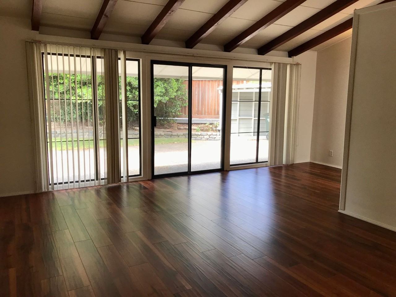 1533 California Dr - Photo 2 of 17