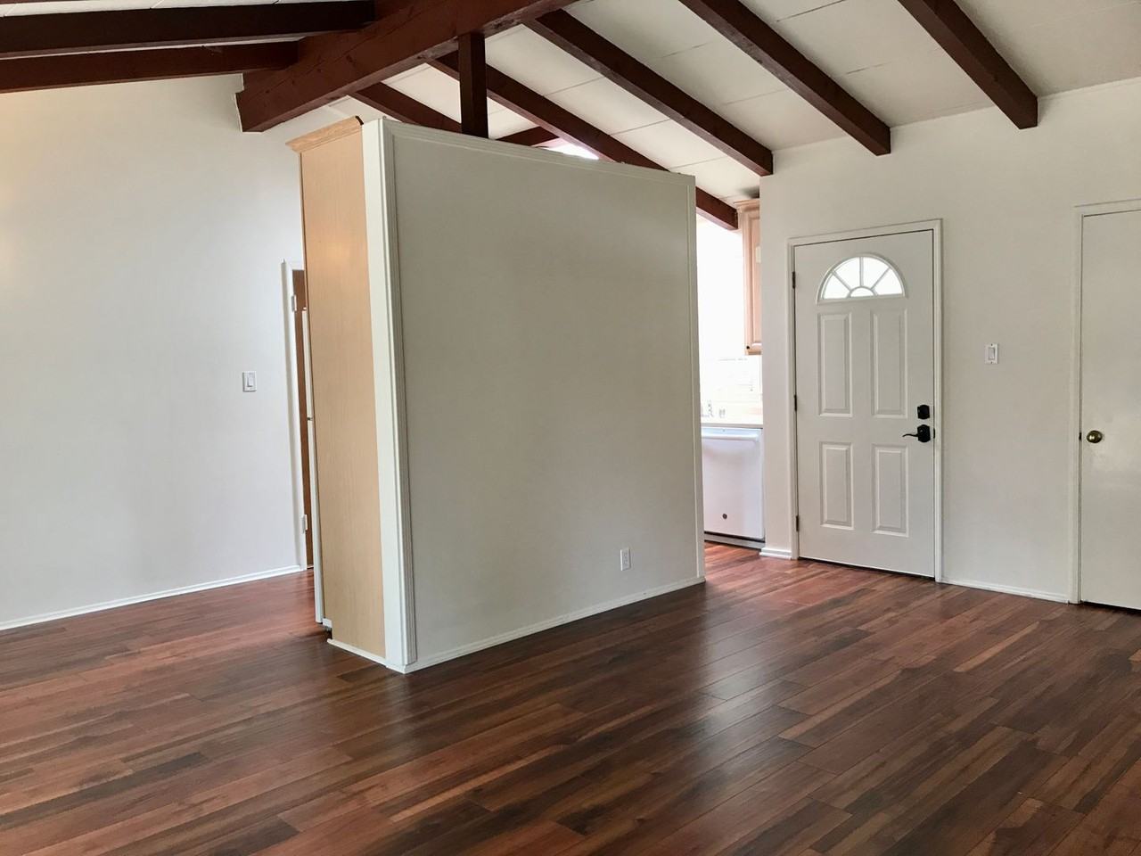 1533 California Dr - Photo 3 of 17