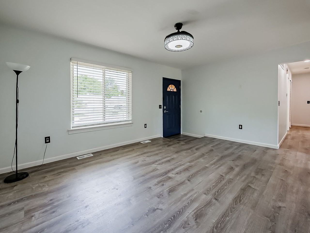 26446 Couzens Ave - Photo 3 of 28