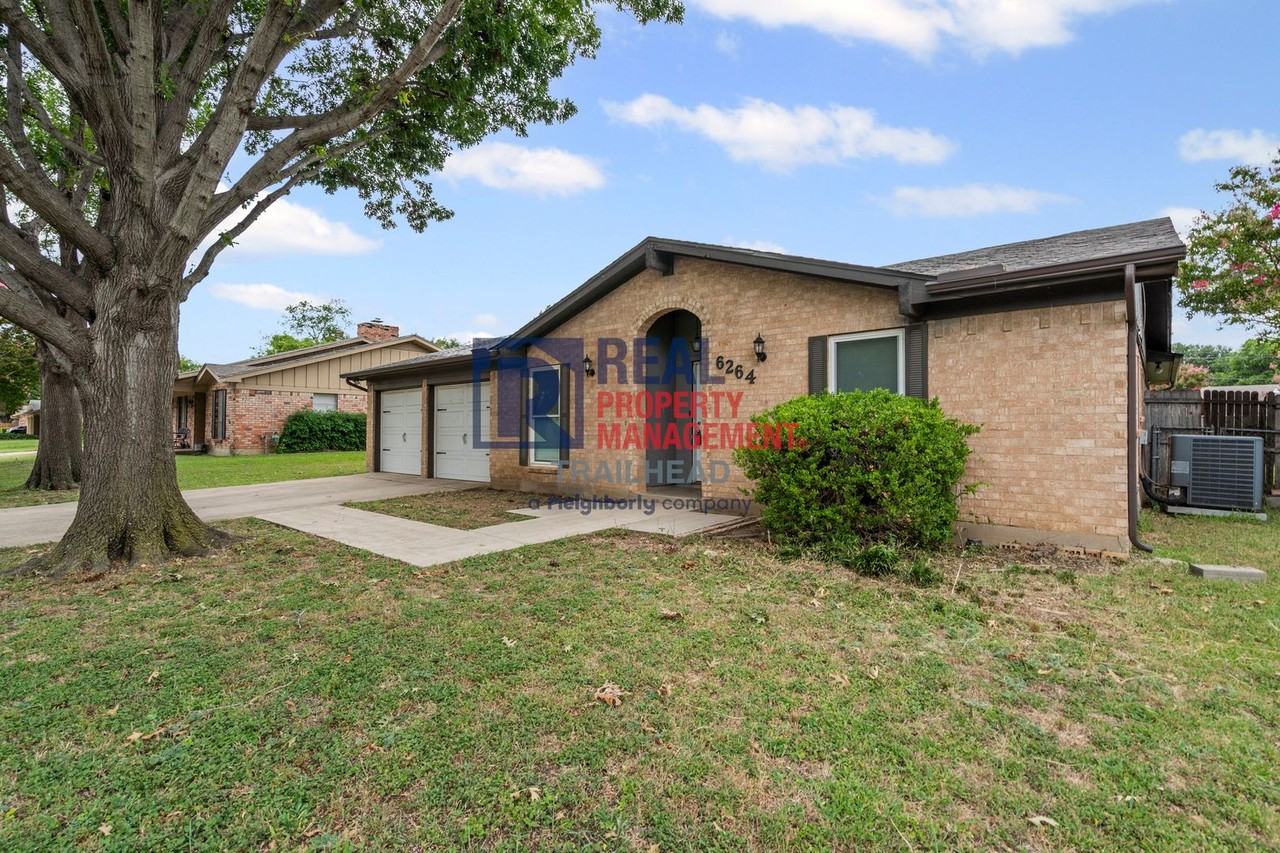6264 Jennie Dr - Photo 3 of 23