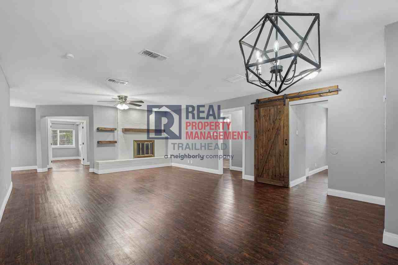 6264 Jennie Dr - Photo 5 of 23