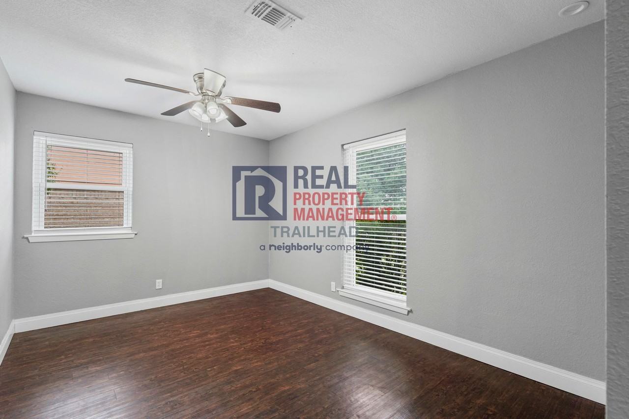 6264 Jennie Dr - Photo 6 of 23