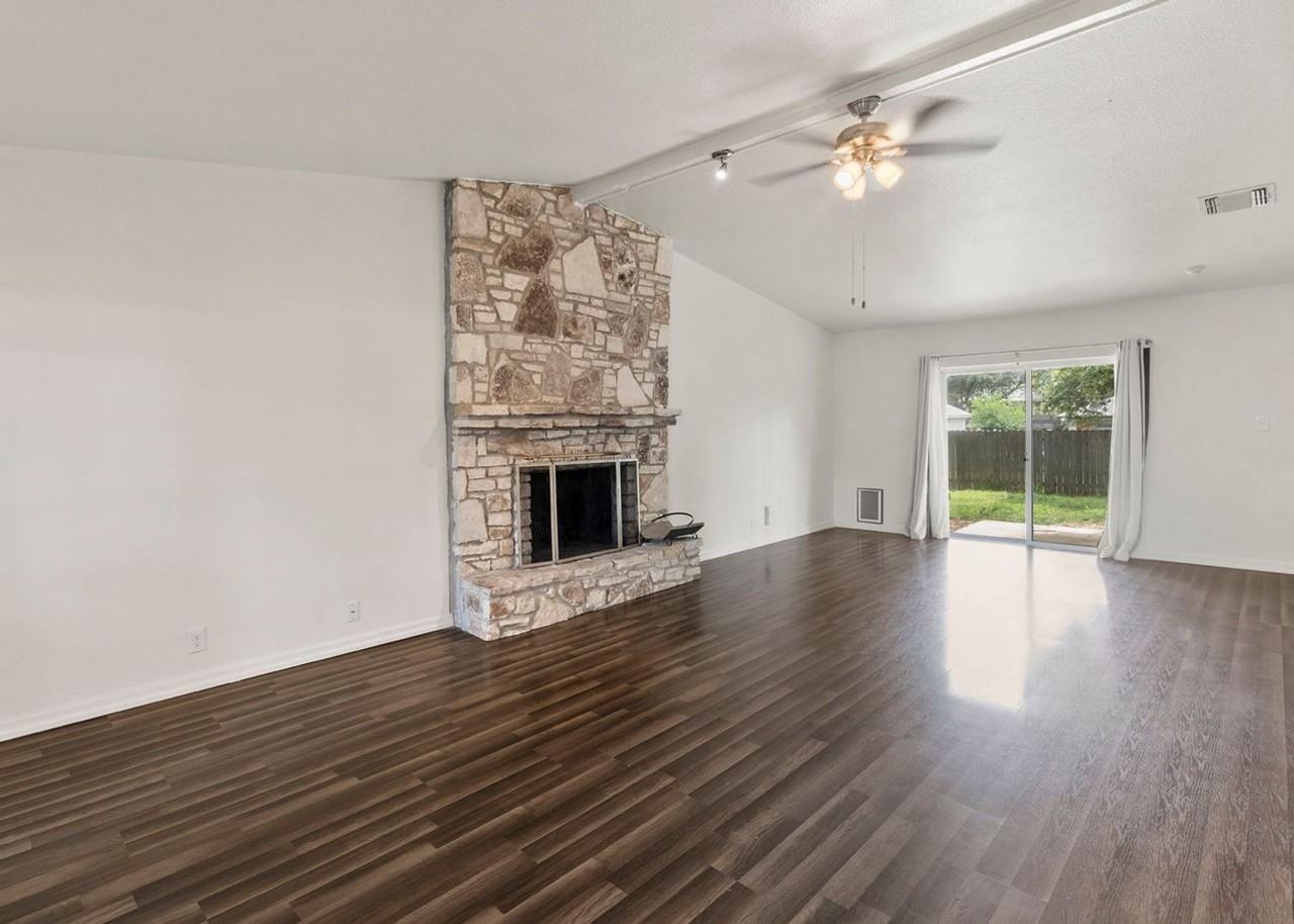 4602 Oak Climb - Photo 3 of 25