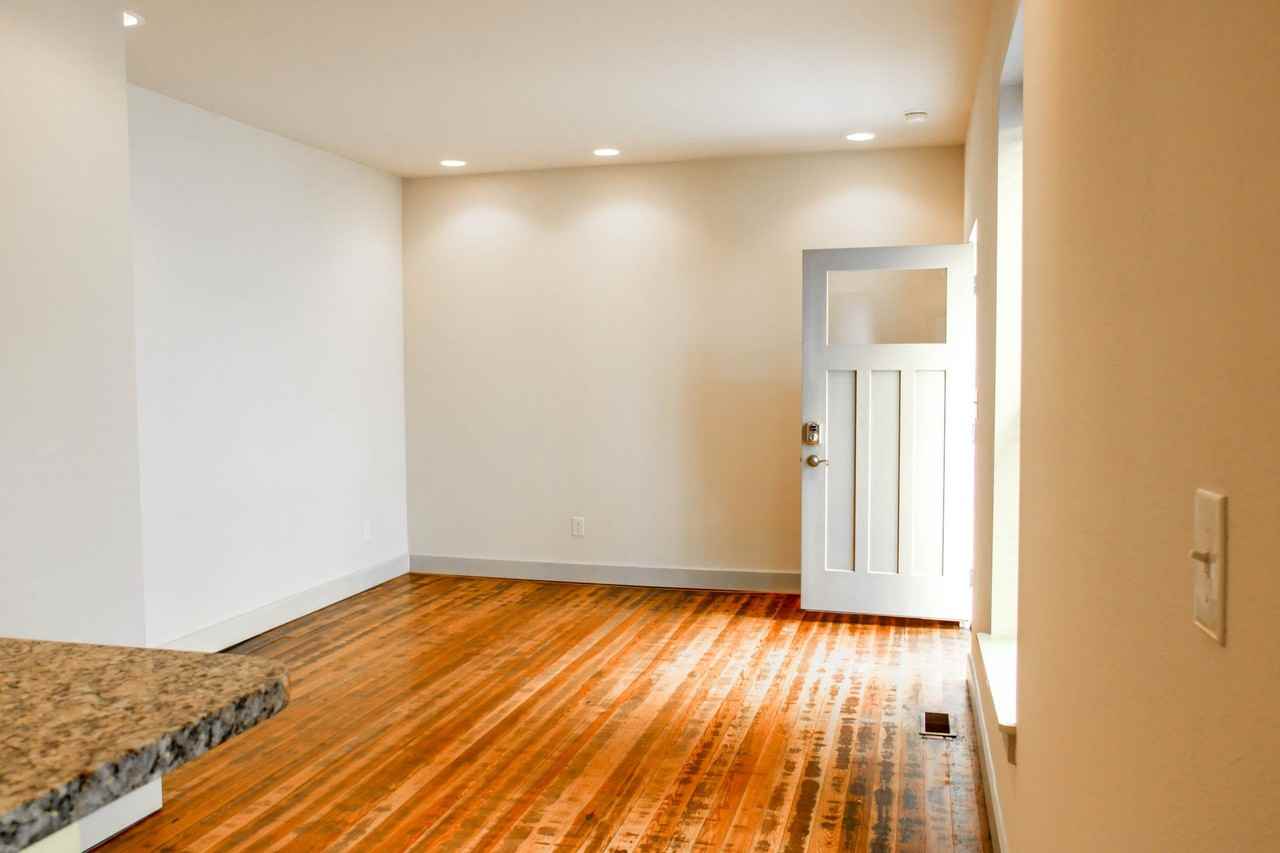 612 S Fess - Photo 2 of 5