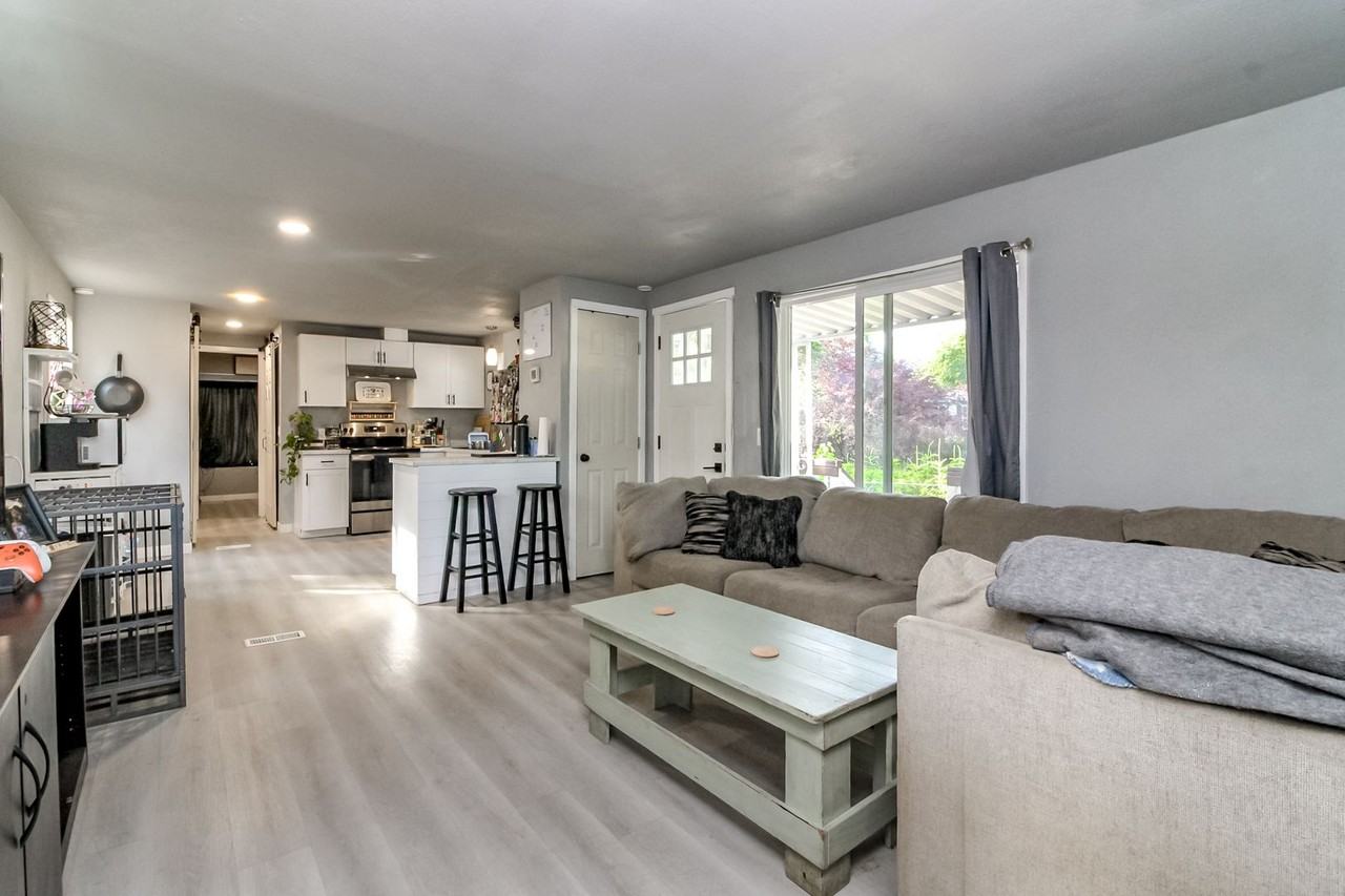 19820 63rd Avenue Ct E - Photo 3 of 43