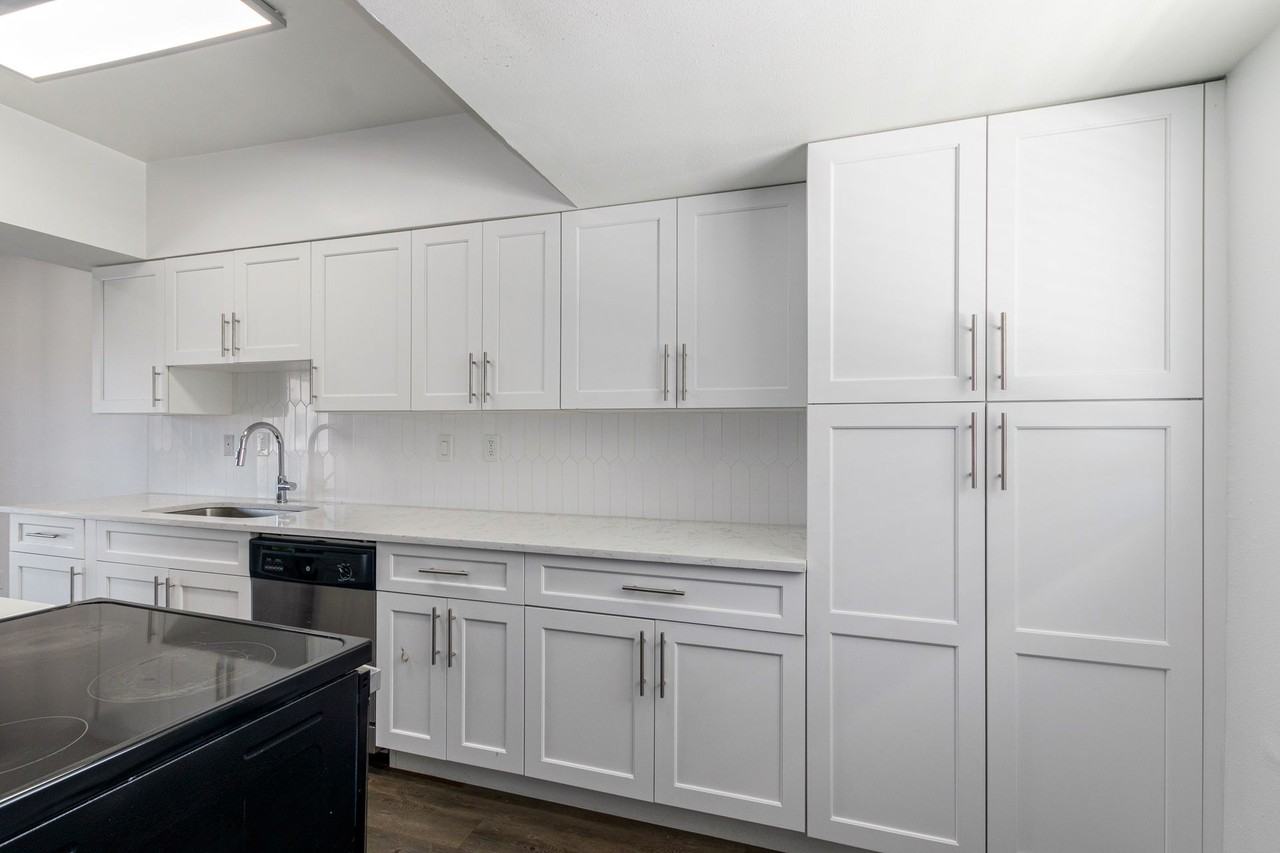 The Shorewood Apartments - Photo 3 of 50