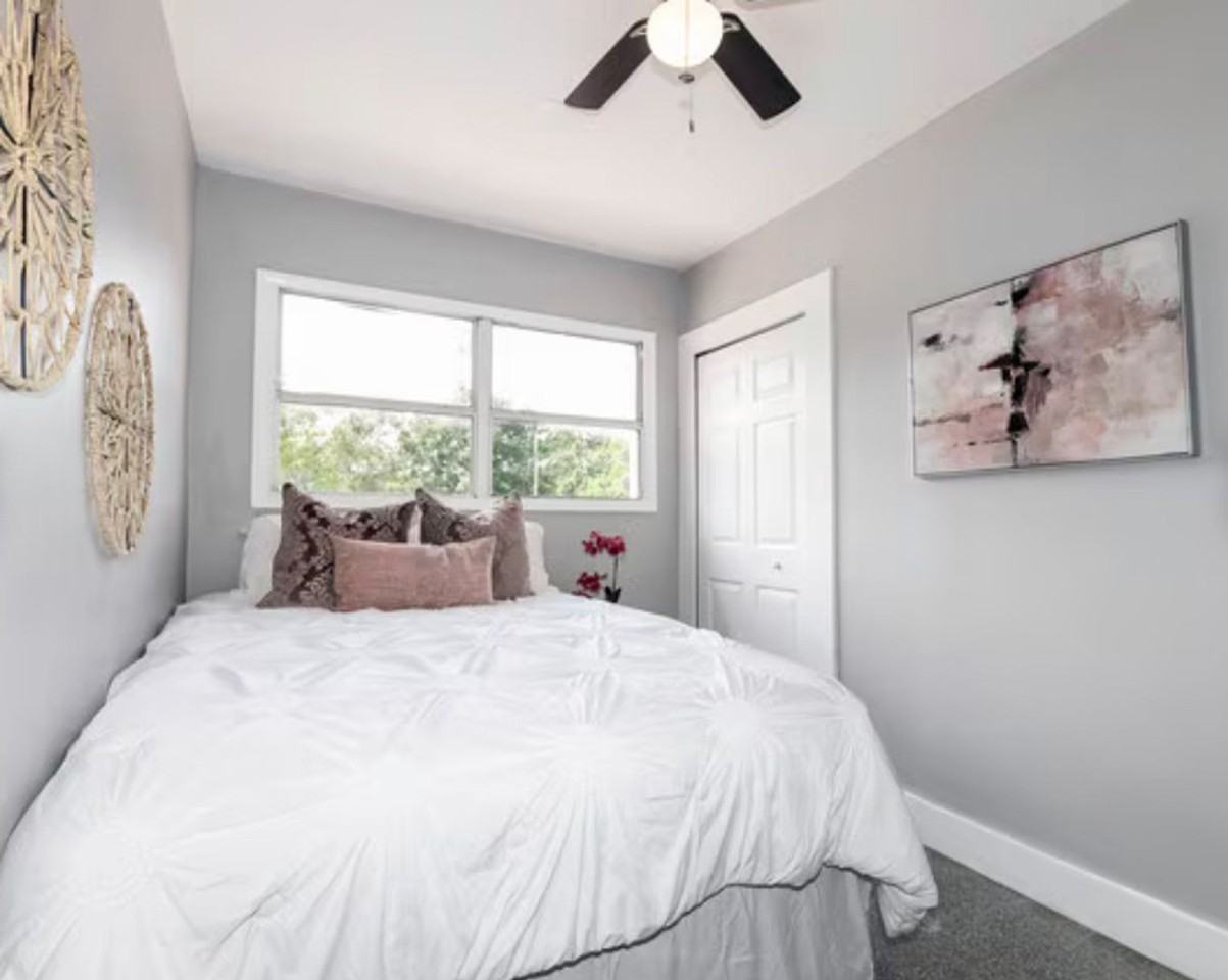 Wild Woods - 2400 15th Ave S - Photo 4 of 6