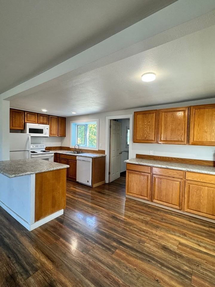 3706 Howard Ave - Photo 2 of 15