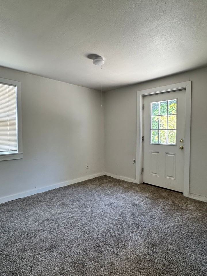 3706 Howard Ave - Photo 5 of 15