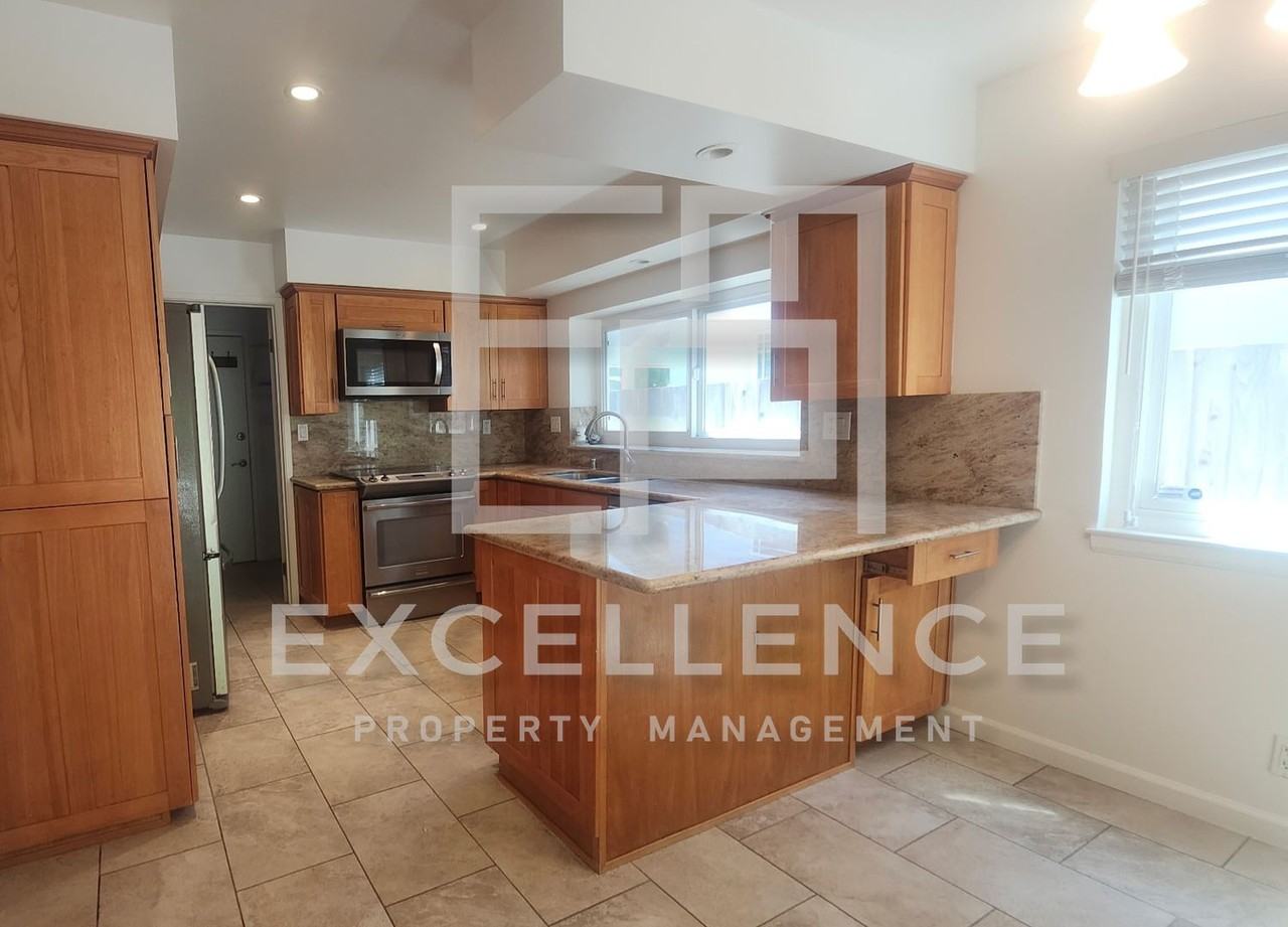 3399 Ensalmo Ave - Photo 3 of 14