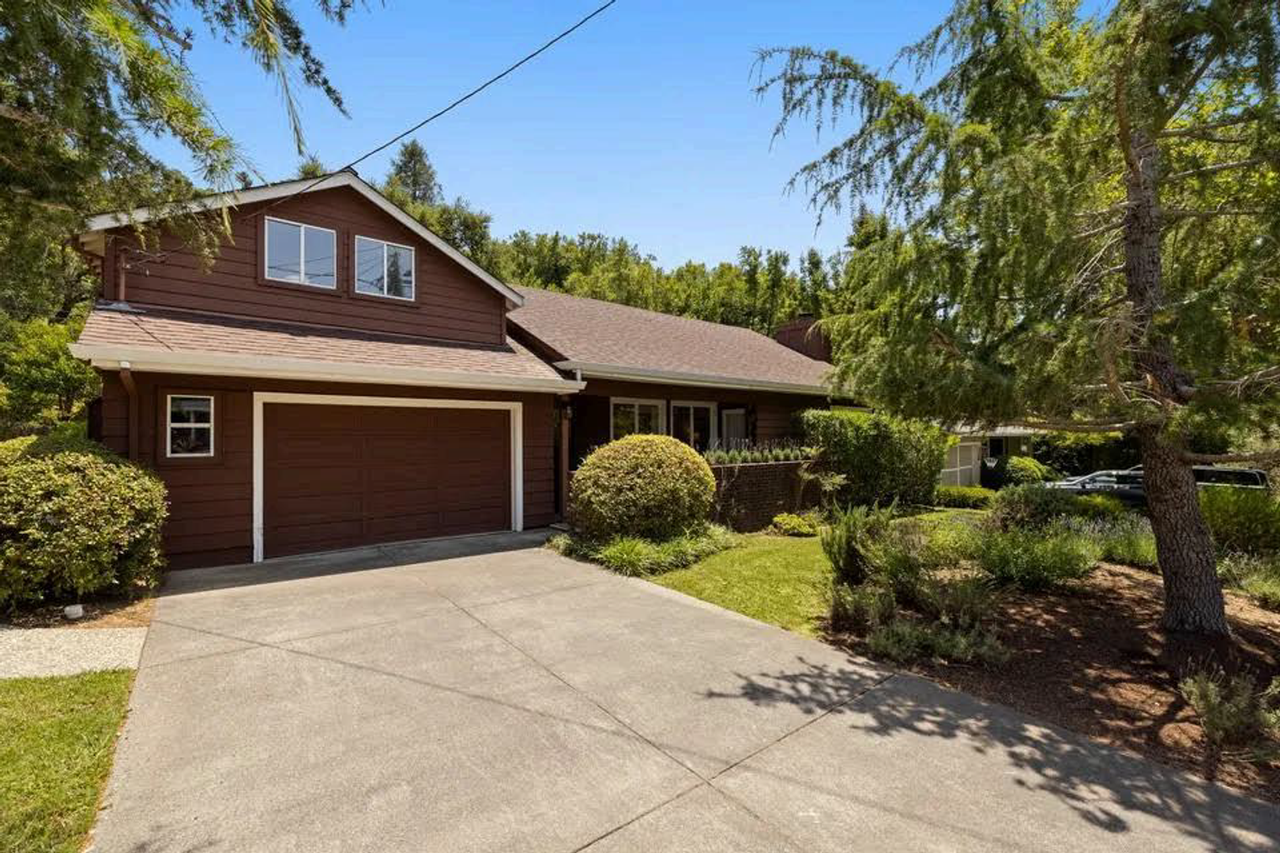 34 Manor Rd - Photo 2 of 36
