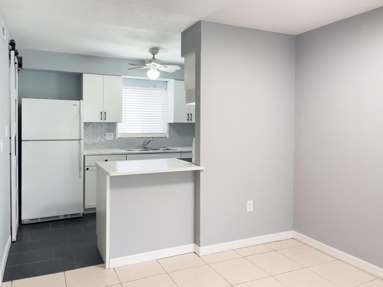 2708 Hidden Lake Blvd - Photo 3 of 14