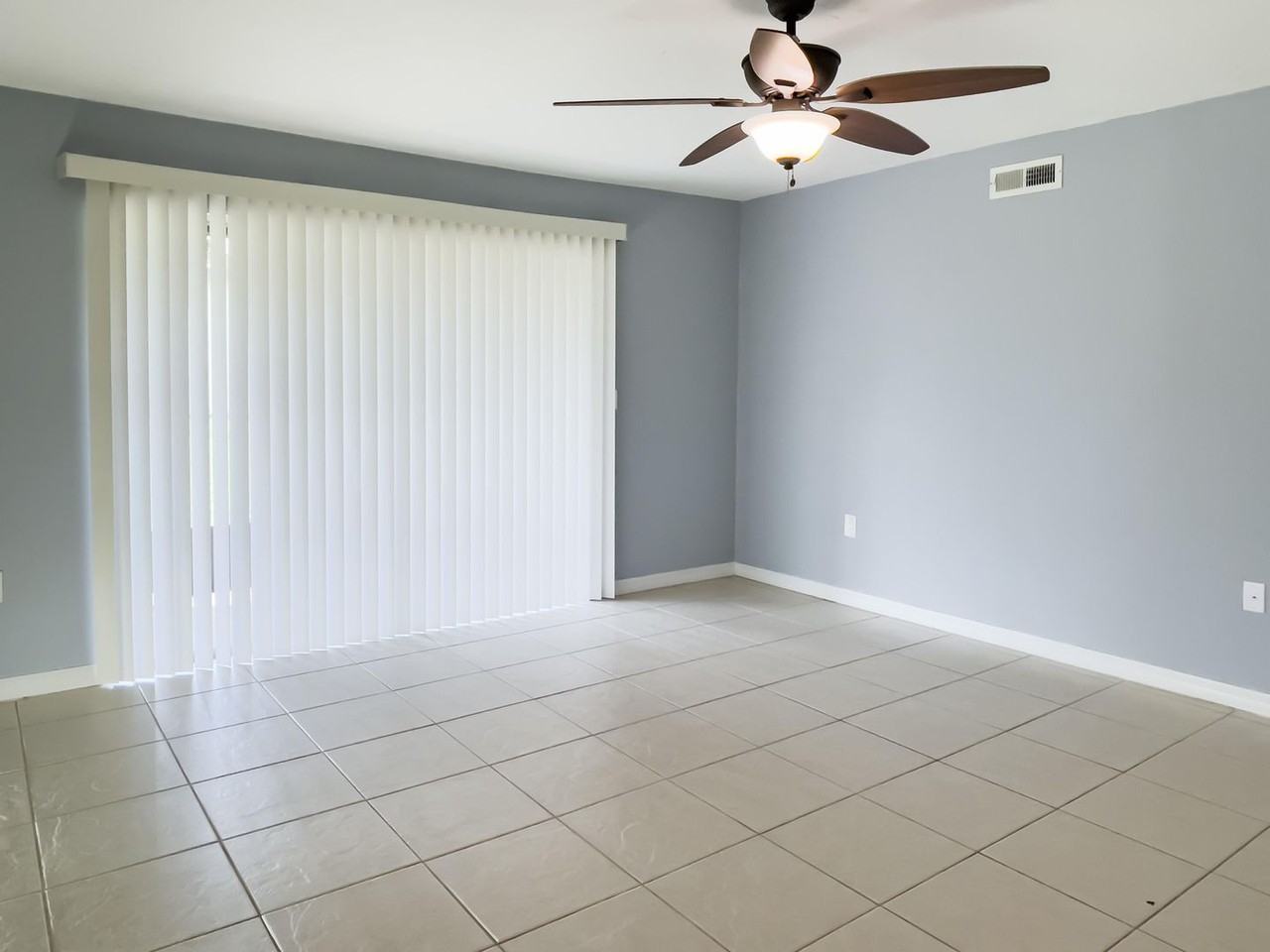 2708 Hidden Lake Blvd - Photo 4 of 14