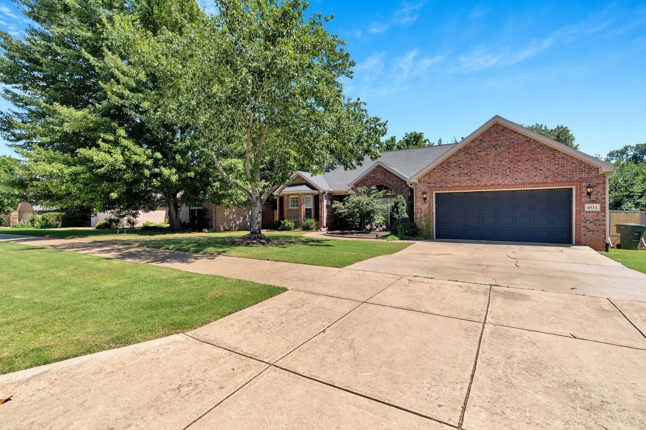 4811 W New Bridge Rd - Photo 2 of 25