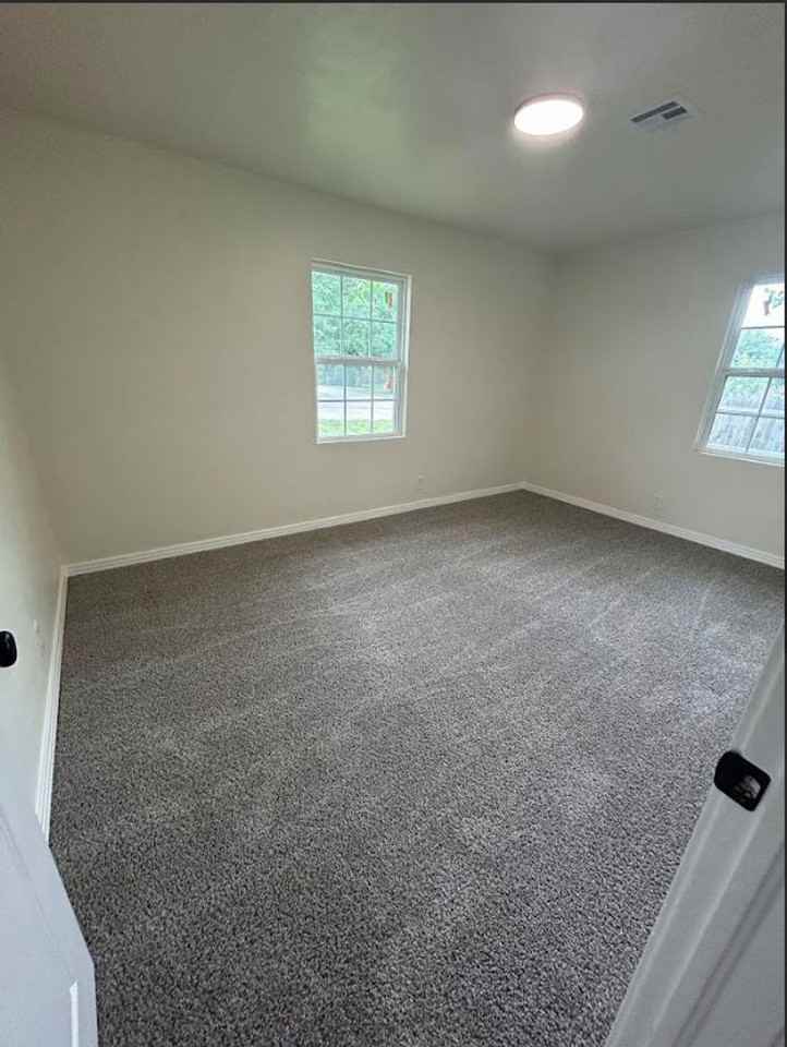 4301 N Wall St - Photo 2 of 6