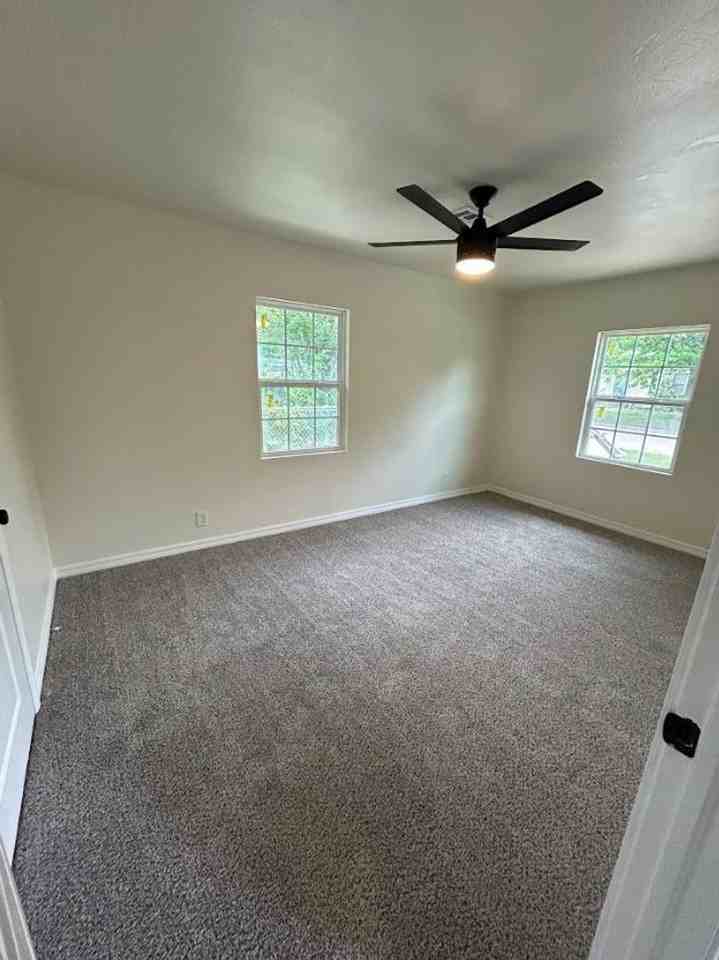 4301 N Wall St - Photo 5 of 6
