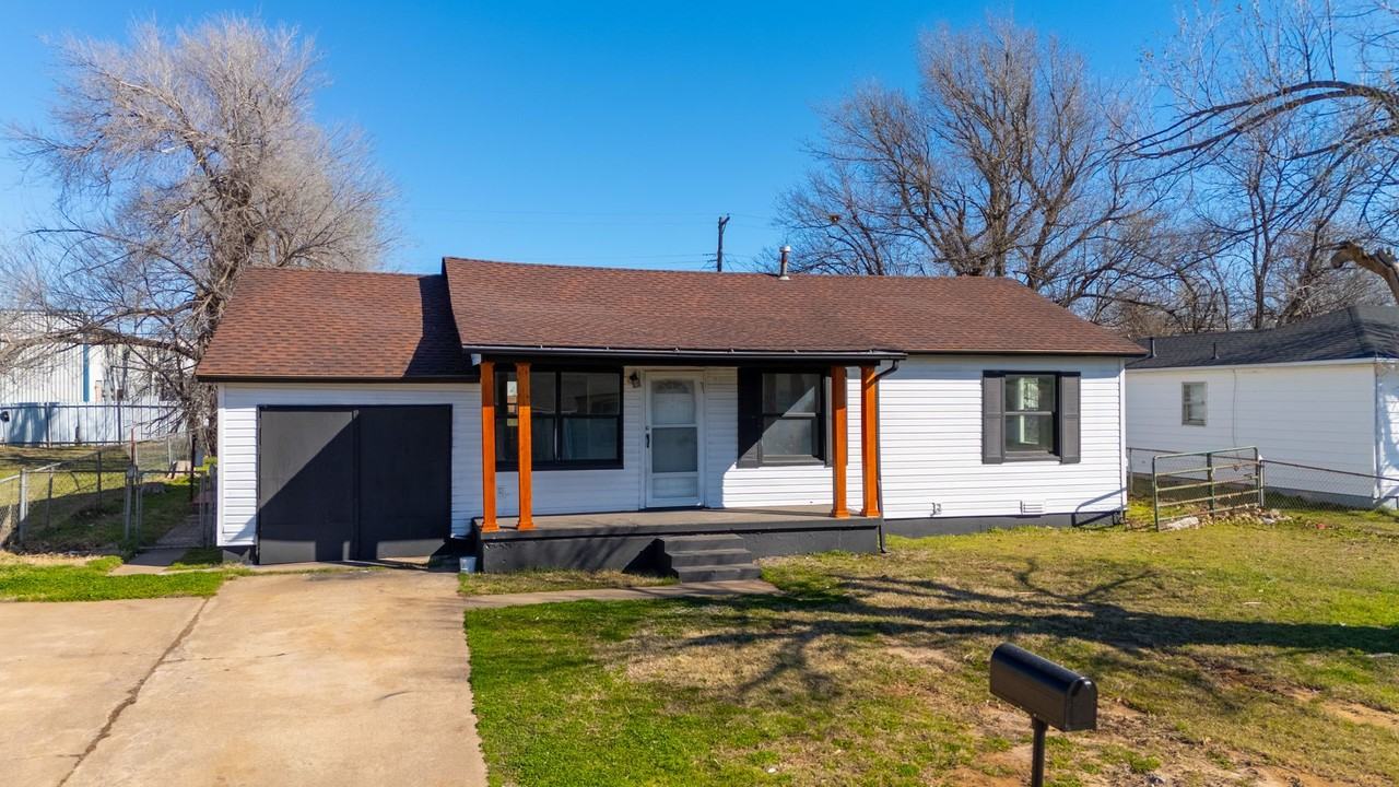 4309 Se 40th St - Photo 2 of 17