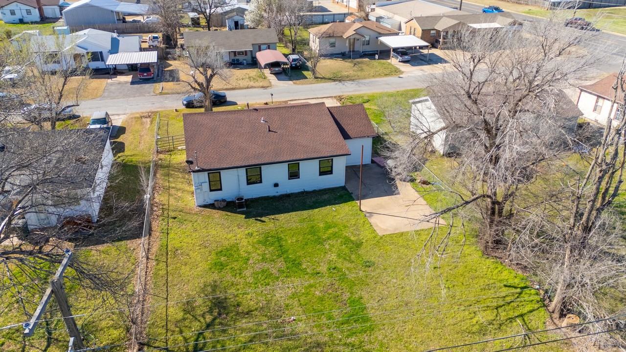 4309 Se 40th St - Photo 4 of 17