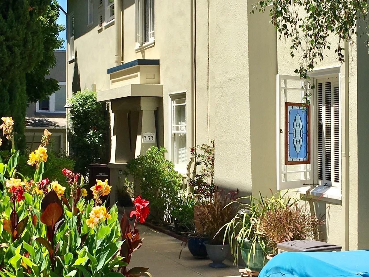 733 Haddon Pl - Photo 2 of 15