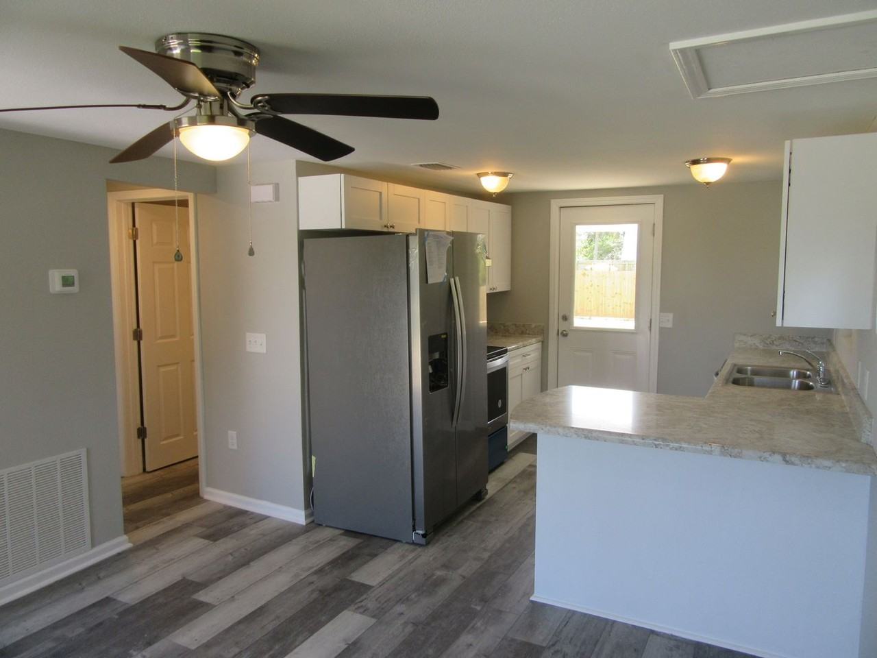 9825 Clarence St - Photo 4 of 18