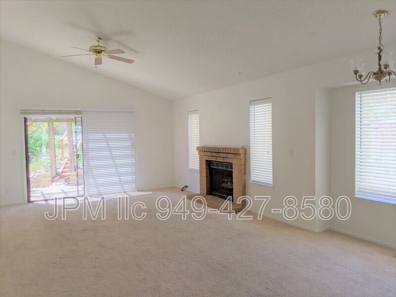 1765 Amarak Way - Photo 2 of 11