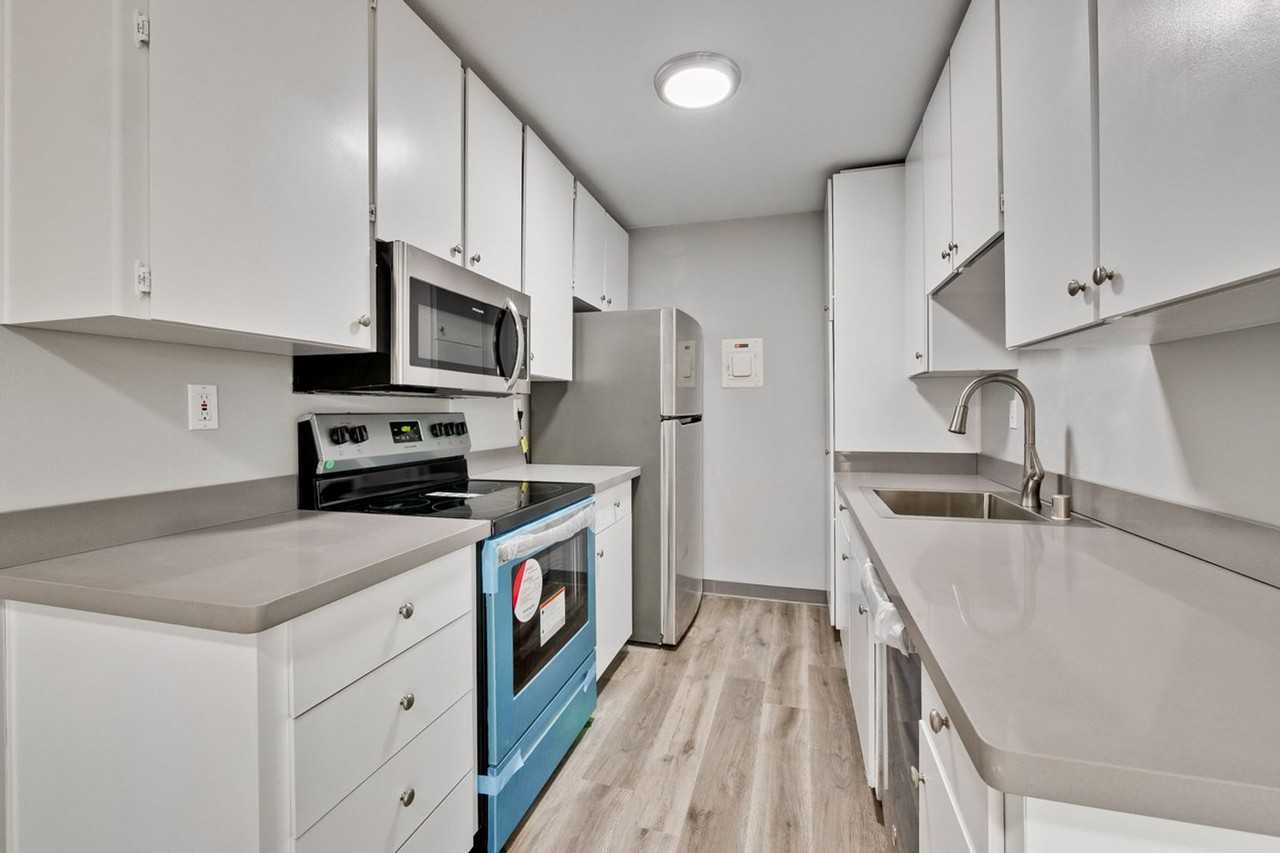 2466 W Bayshore Rd #4 - Photo 6 of 15