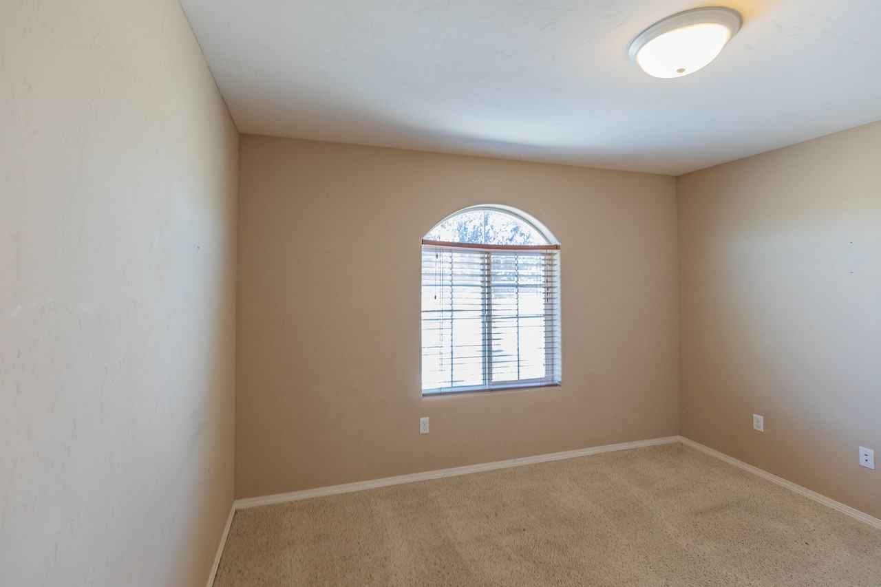 1491 Tierra Royos - Photo 2 of 30