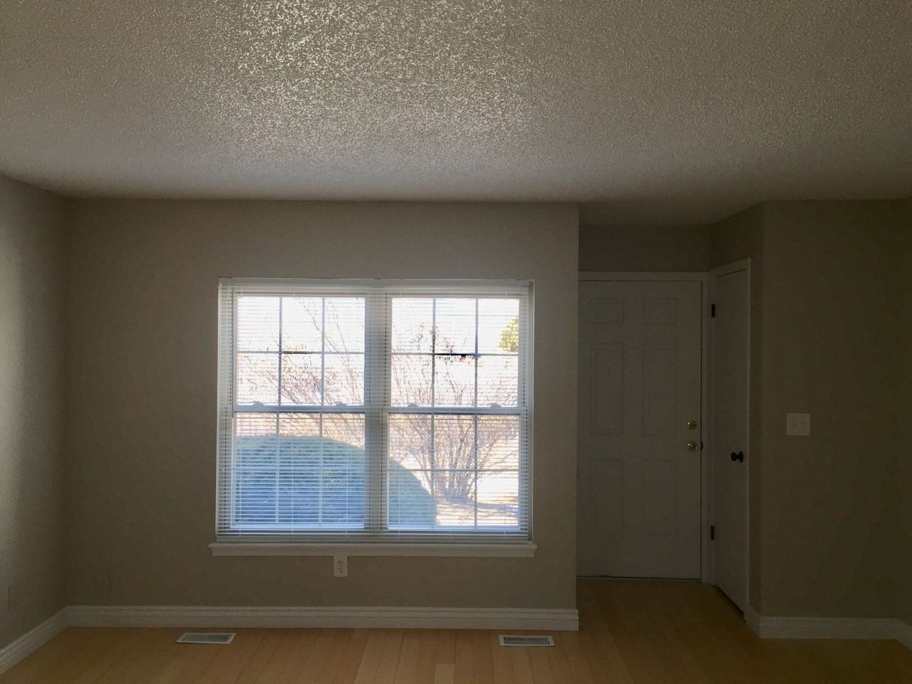 8084 Lexington Park Dr - Photo 2 of 19